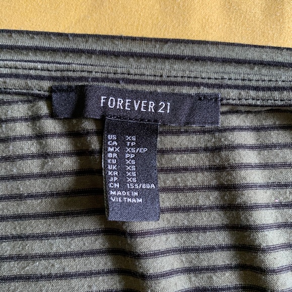 Old navy long sleeve - Picture 2 of 2